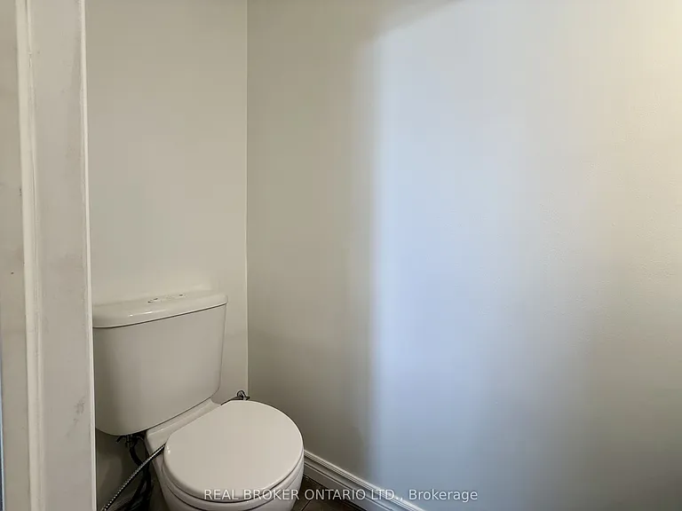 66 Fallengale Cres — Photo 9