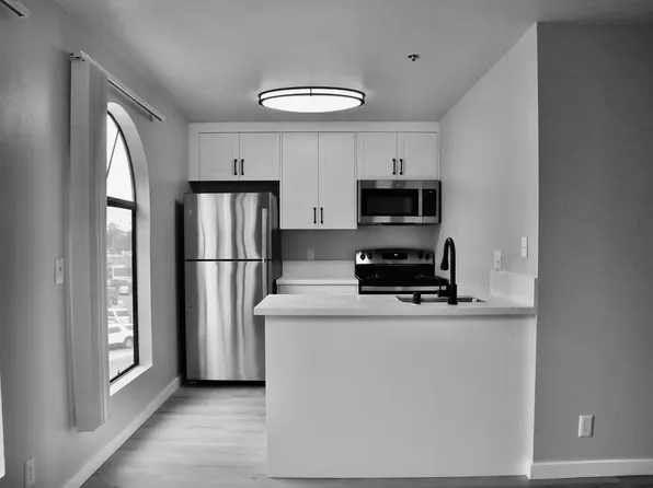 Salt & Vine Oceanside Apartments