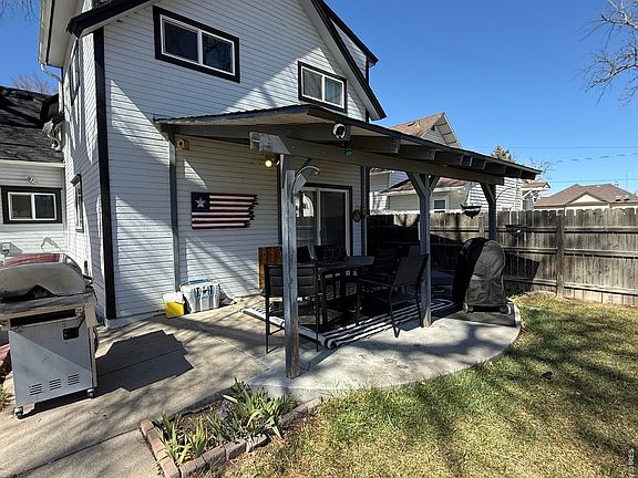 4th image of 426 Deuel St