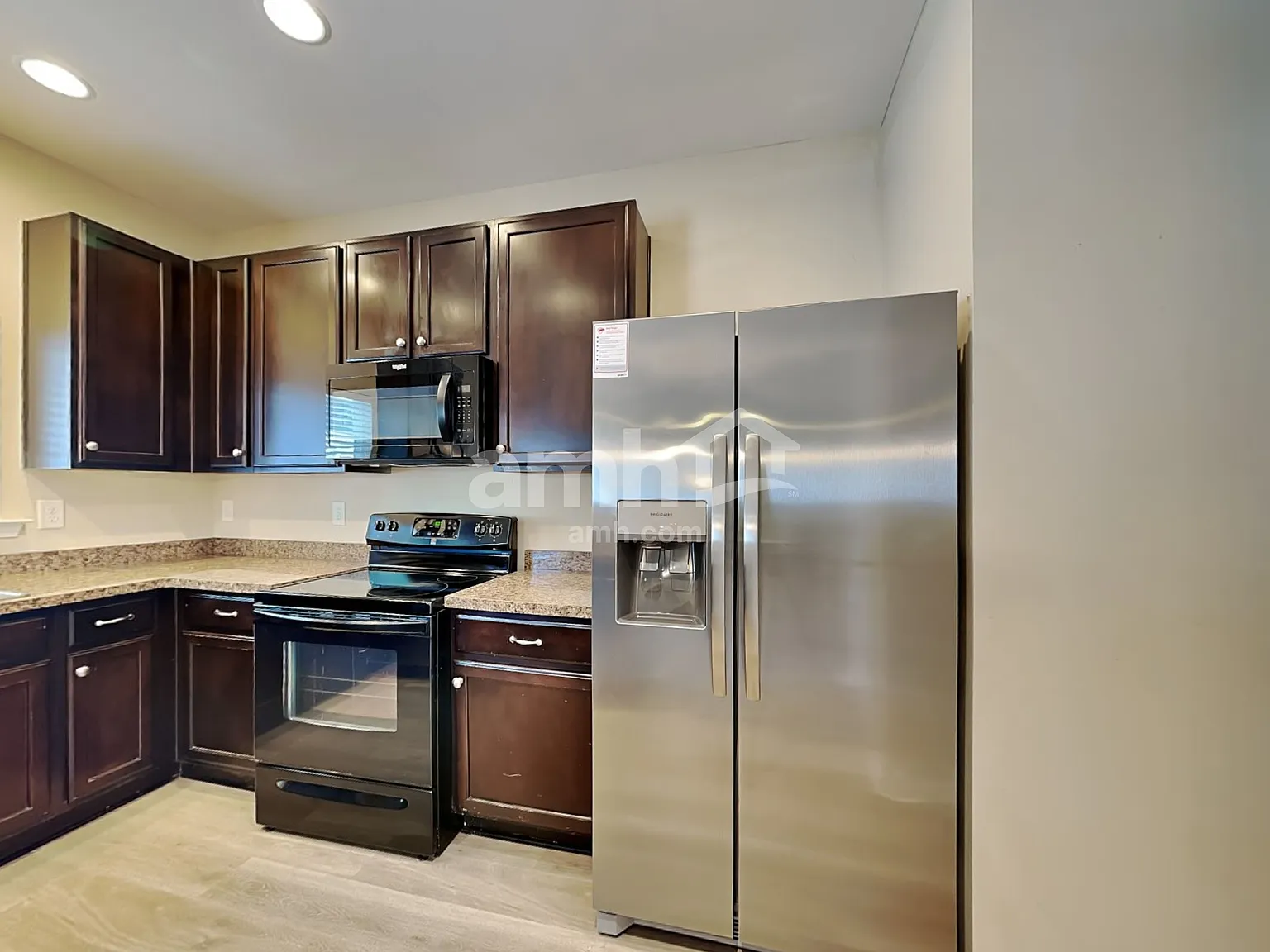4 bed, 3.0 bath, 2275 sqft, $2,205 — Photo 4