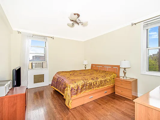 Sold by REMAX Distinguished Homes | media 7