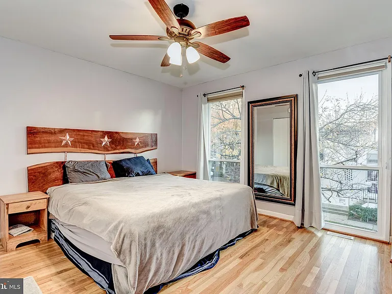 225 G St SW #126 — Photo 11