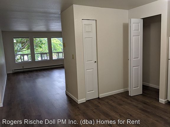 5th image of 390 NE Izett St #8660404