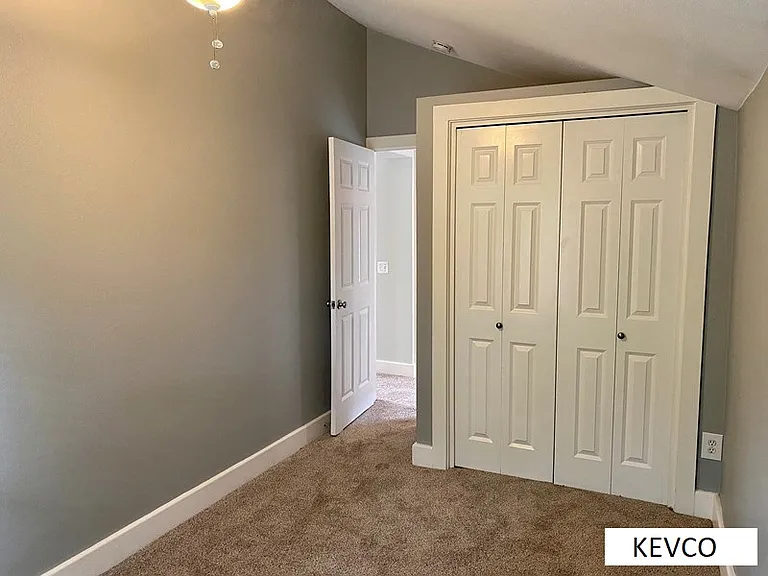 601 E Myrtle St — Photo 10