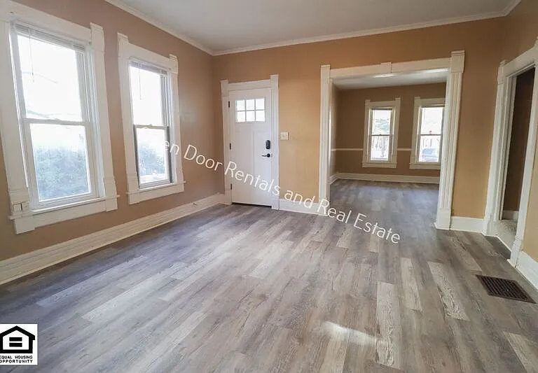 304 S Guilford St — Photo 4
