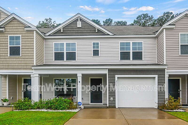 1st image of 231 Cozy Brook Ct