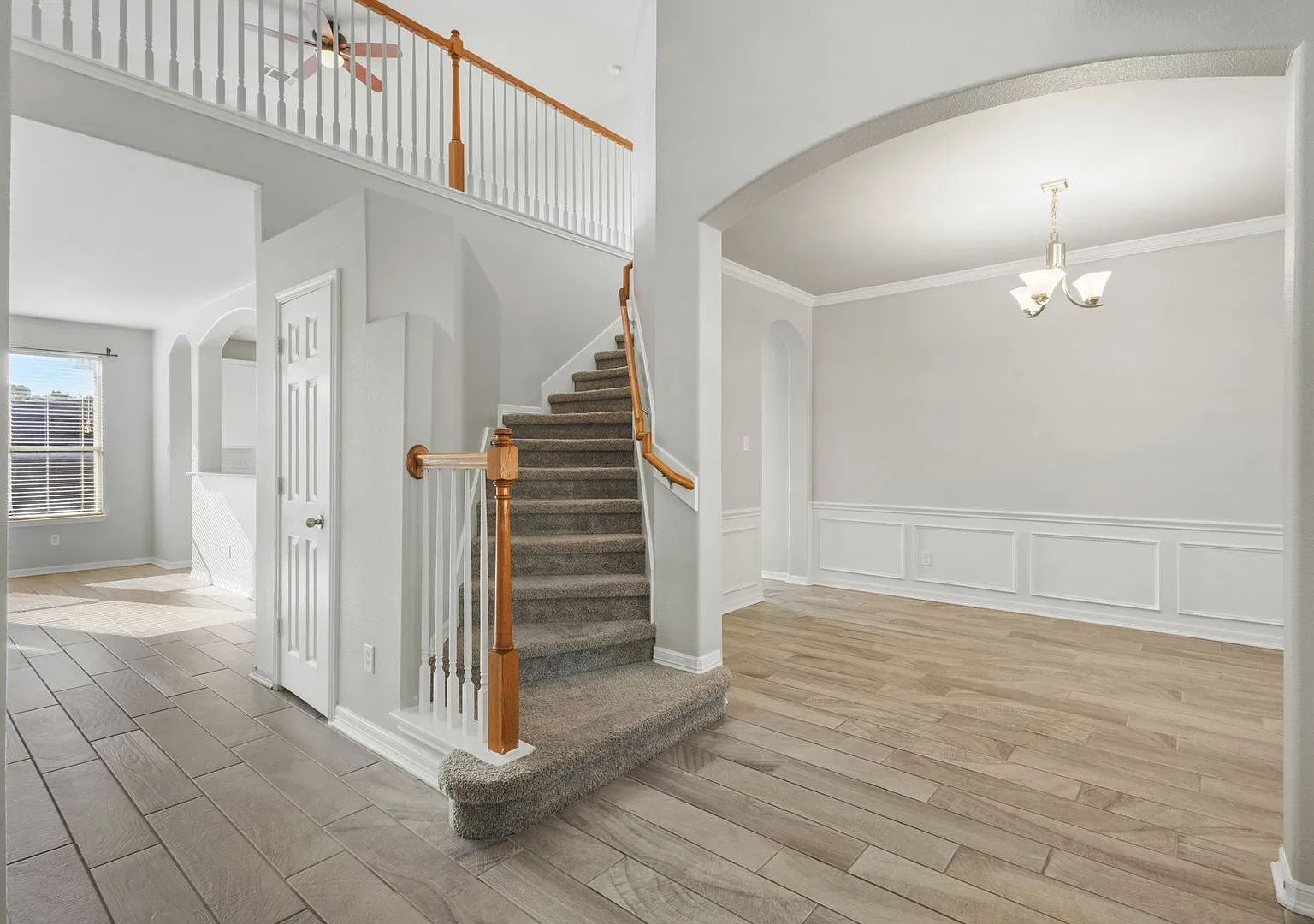 Spacious 4 BR/2.5 bath home zoned for Pieper HS! — Photo 3