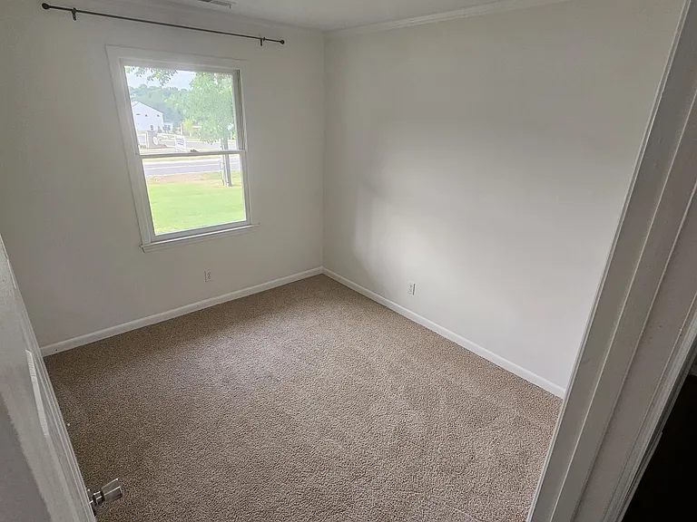 1113 Hensley Rd W — Photo 12