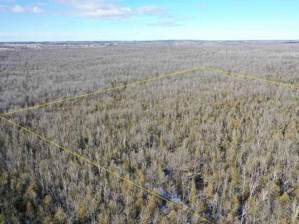 Hickory Dr, Algoma, WI 54201
