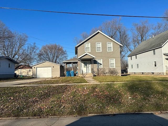 2nd image of 112 W Division St