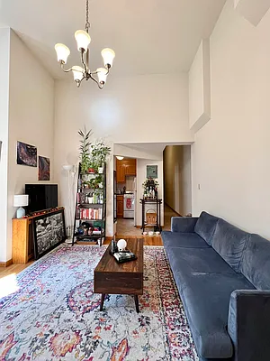 Rented by Compass | media 12