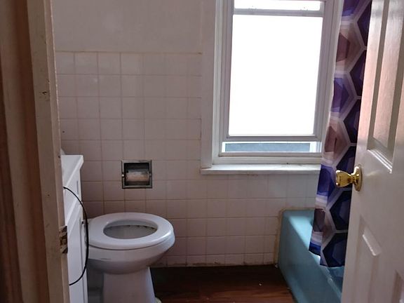 Bathroom on 2nd floor