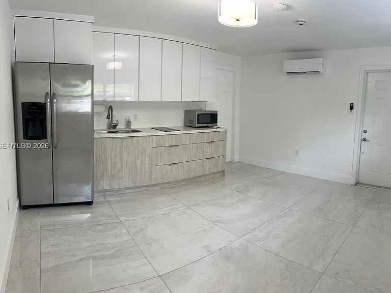 841 S 24th Ave #B — Photo 7