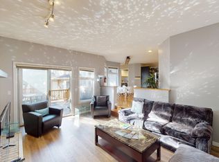 239 29th Ave NW, Calgary, AB T2M2M2