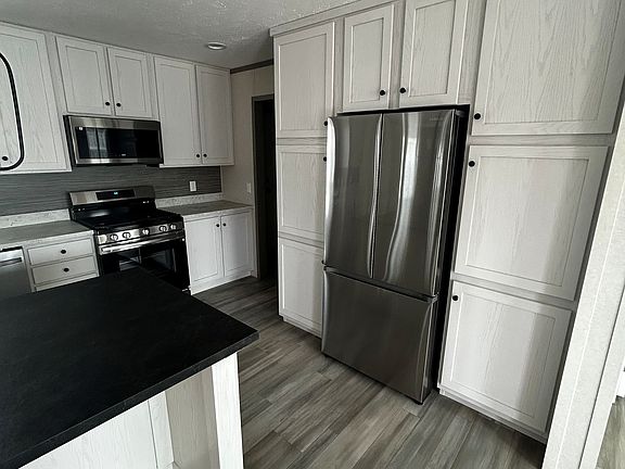 3rd image of 5273 Americana