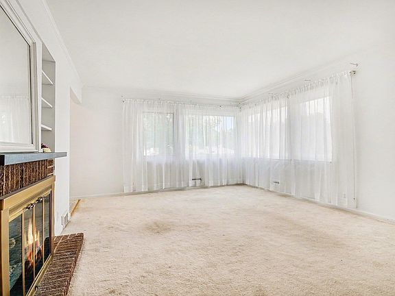 5th image of 1821 Rockne Dr