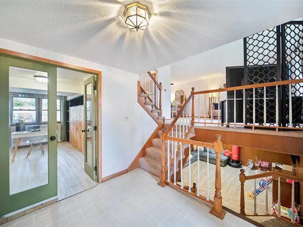 322 SE 10th St, Ankeny, IA 50021