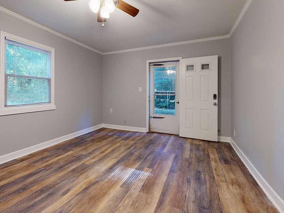 1st image of 1620 Redcoat Dr