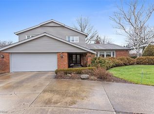 24607 Beechmont Ct, Beachwood, OH
