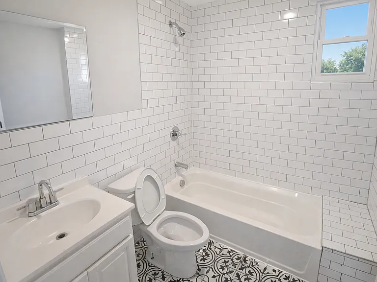 745 S 18th St #1R2 — Photo 7