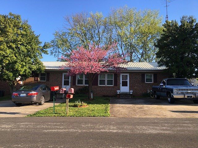 1st image of 2131 Rockcreek Dr