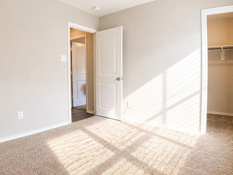 21422 Chester Cliff Ln — Photo 8