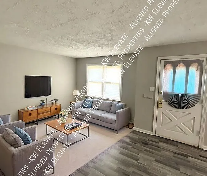 4166 Ellison Rd — Photo 3