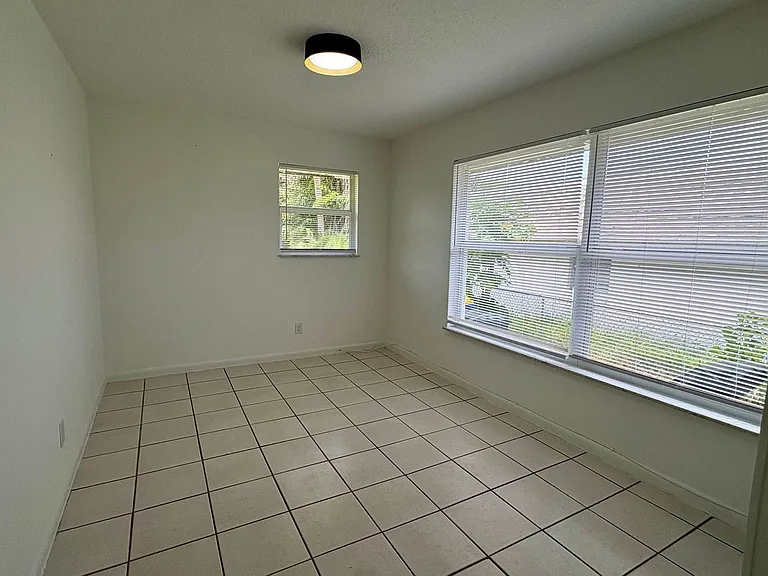1135 SW Spruce St — Photo 9
