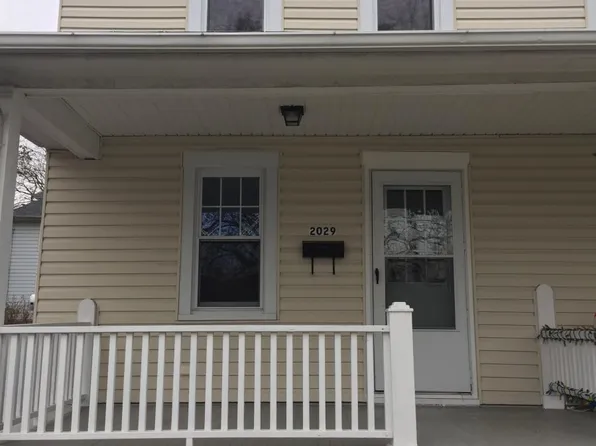 2029 Broad St, East Petersburg, PA 17520