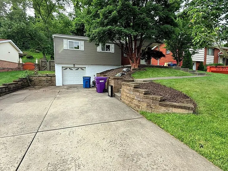 705 Dehaviland Dr — Photo 2