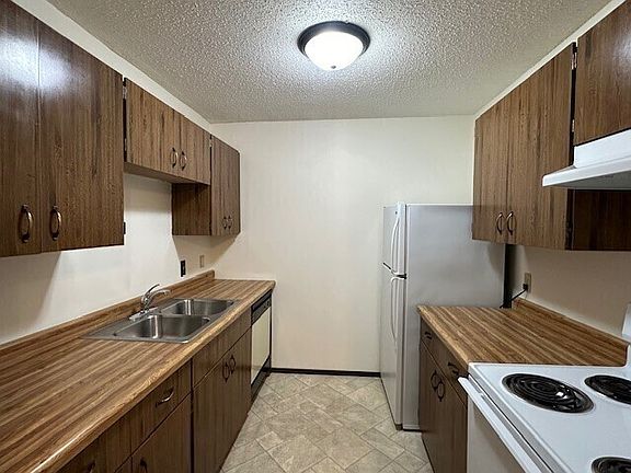 2nd image of 8383 Marigold St #5