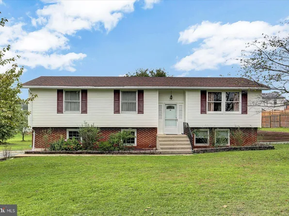 1910 Reservoir Dr, Carlisle, PA 17013