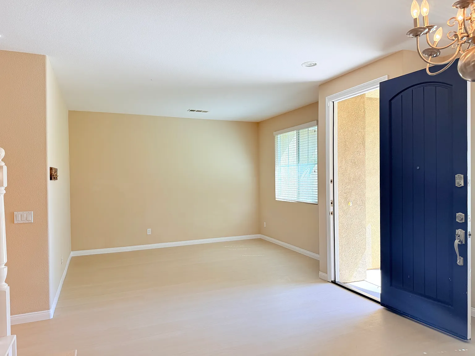 5 bed, 3533 sqft, $5,500 — Photo 4
