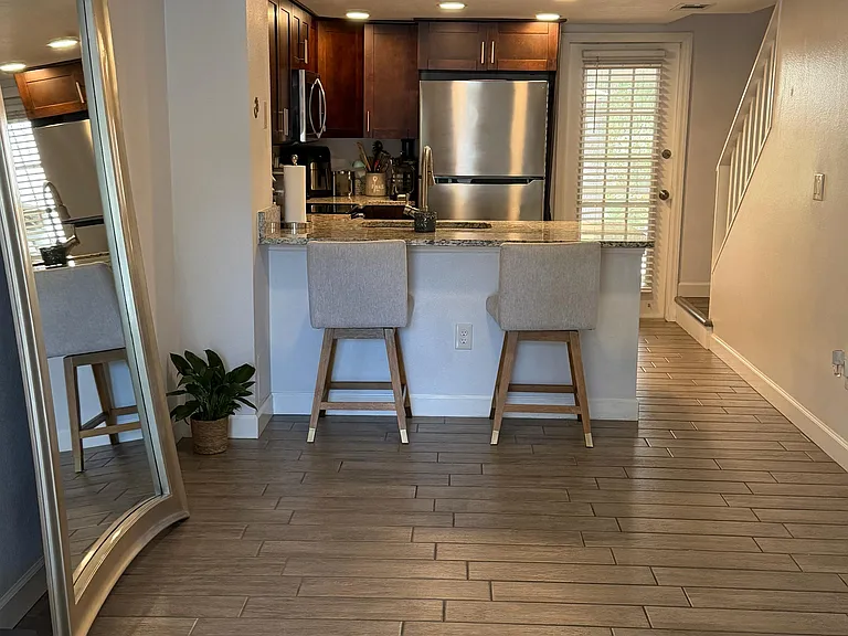 2209 Fletchers Point Cir #2209 — Photo 2