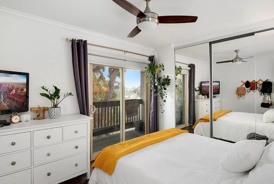 1st image of 615 Vine St #16B