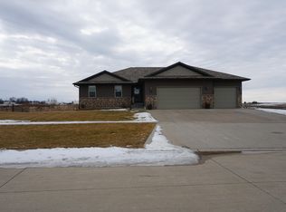 405 Marner Dr, Lone Tree, IA 52755
