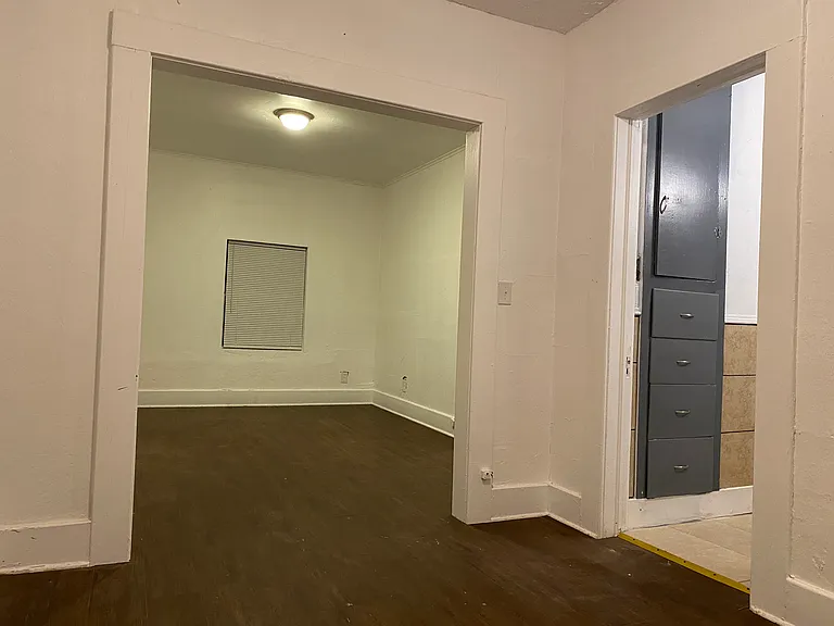2715 N Virginia Ave — Photo 6