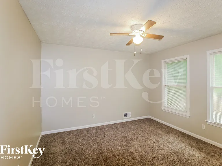 732 Harness Ct — Photo 5
