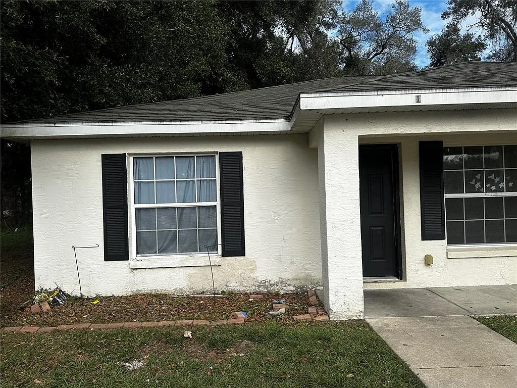 3 bed, 2.0 bath, 1080 sqft, $1,200 — Photo 1