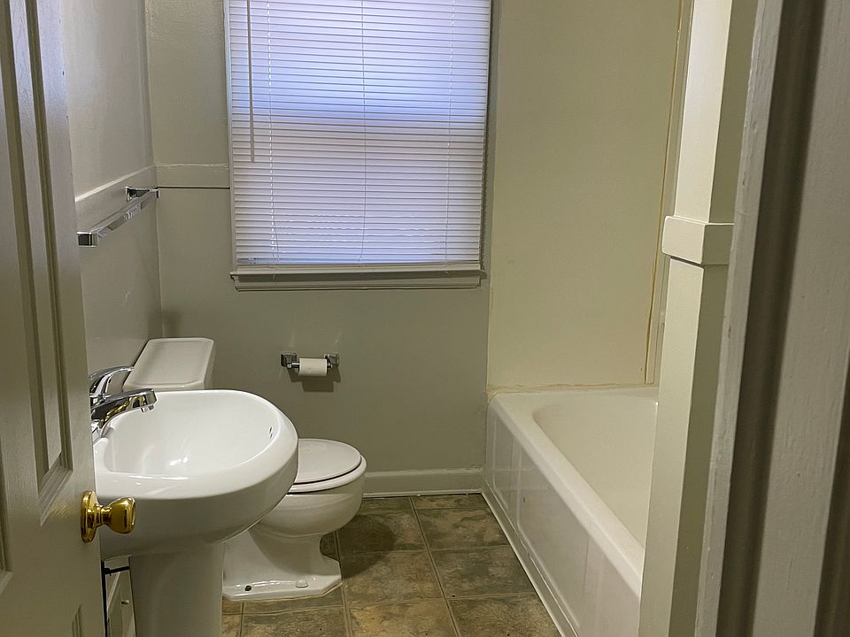 2nd image of 729 20th St