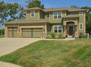 1507 Mary Cir, Smithville, MO 64089