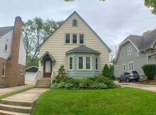 2560 N 66th St, Wauwatosa, WI 53213