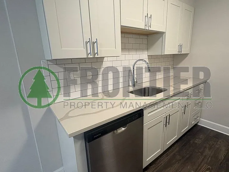 Renovated Studios, 1, & 2 bed apartments! — Photo 30