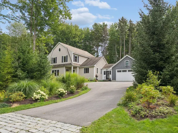 16 Forest Hill Lane, Kennebunk, ME 04043