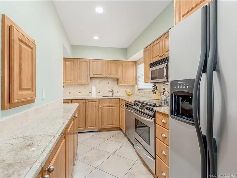 3901 SE Saint Lucie Blvd #37 — Photo 8
