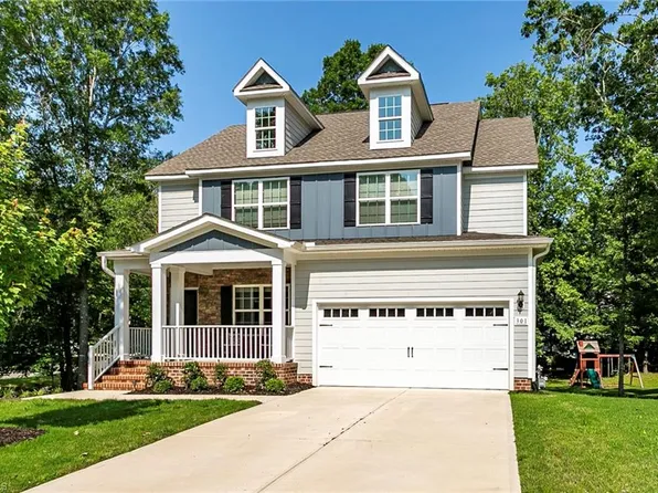 301 Sawgrass Ct, Mebane, NC 27302