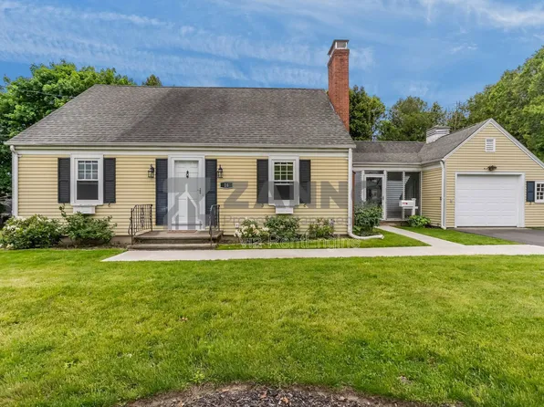 14 Verndale Cir, Bristol, RI 02809