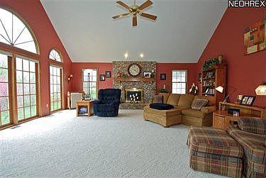 4th image of 33085 Seneca Dr