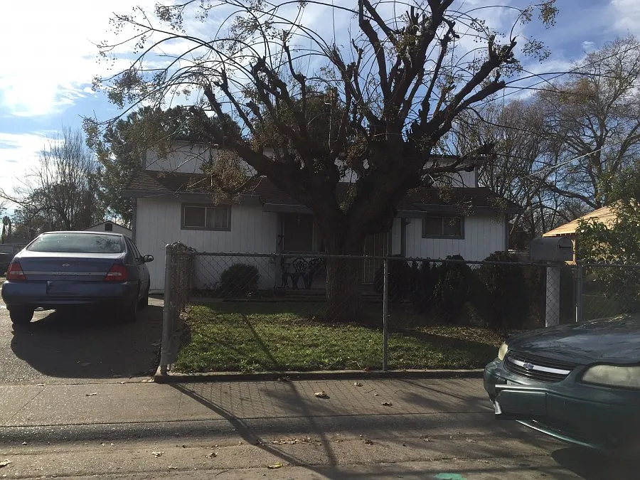 310 Wilson Ave photo 1