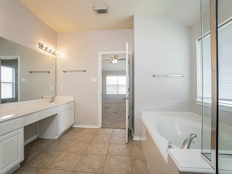 13030 Sandhill Park Ln — Photo 16